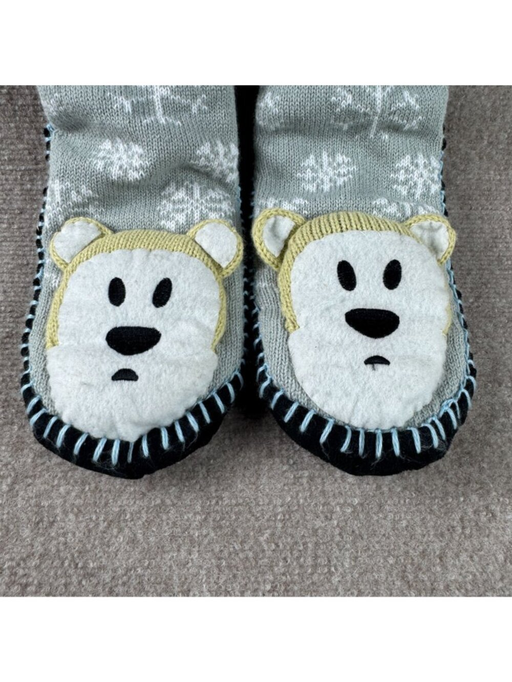 Vintage Y2K Polar Bear Slipper Socks Size S M Grey Snowflake Grip Sole Moccasins - Picture 2 of 8